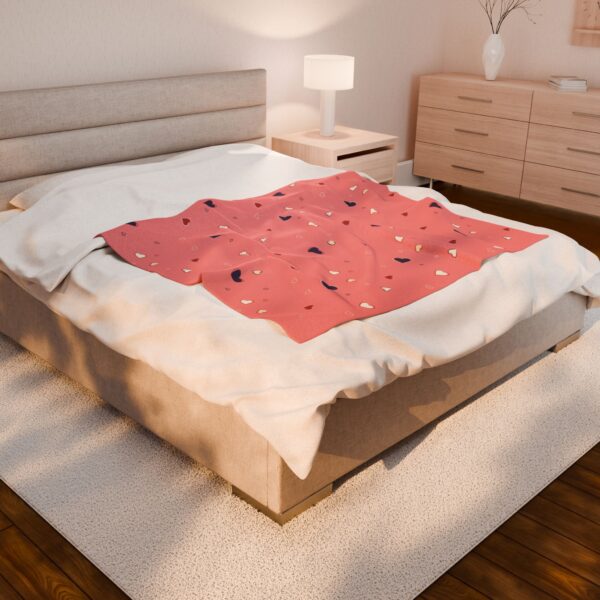 Betty Boop Collection - Soft Snuggly Throw Blanket - Image 4